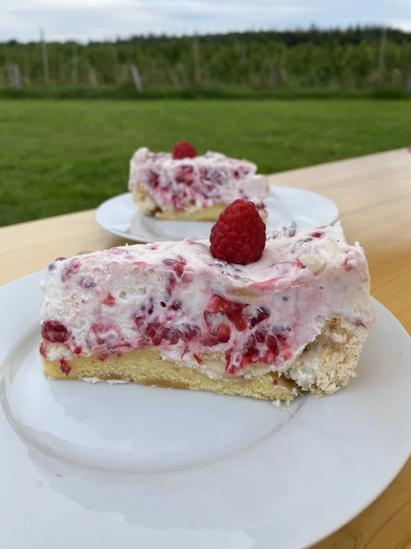 Selbstgebackener Himbeerkuchen